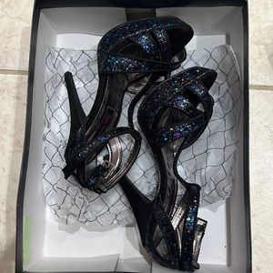 Material girl Black/blue sparkly heels